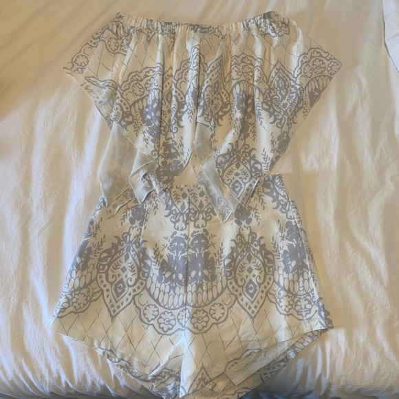 Sabo Skirt two piece set: bandeau and shorts - Picture 4 of 4